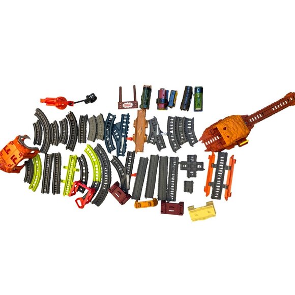 Thomas & Friends TrackMaster Train Set With Engines Tracks Accessories - Picture 2 of 11